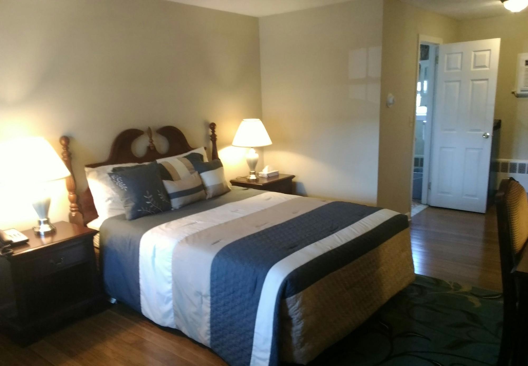 Colonial Inn Сийконк Екстериор снимка