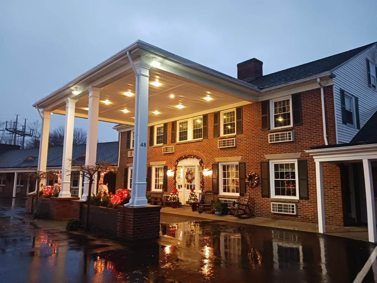 Colonial Inn Сийконк Екстериор снимка